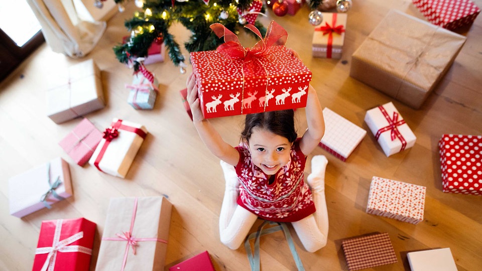 Steuern, Deutsche Bahn, Weihnachtsgeschenke – Das ändert sich im Dezember