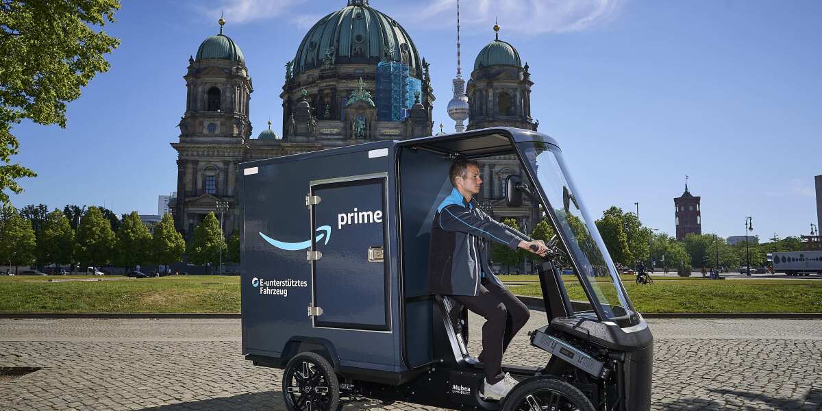 Investing in permanent jobs, the German economy and society