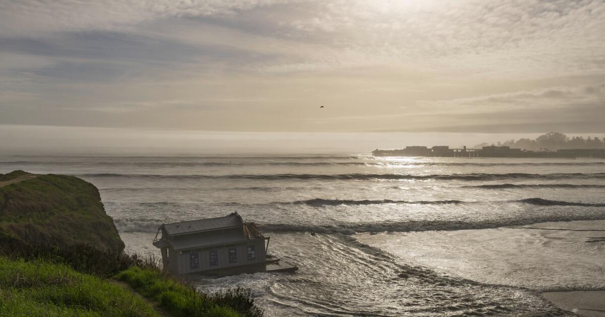 Part of Santa Cruz pier collapses as coastal city gets pounded by high surf