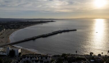 Huge waves batter California coast: Man dead, another missing
