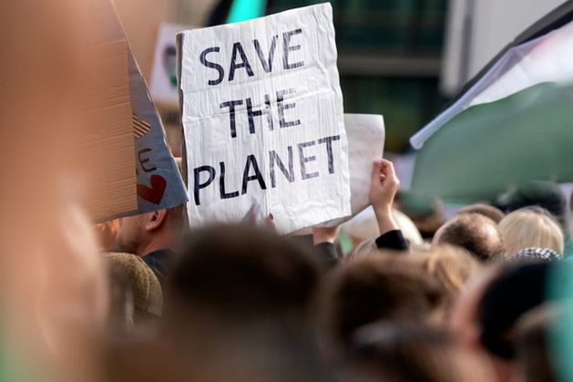 Ireland has 15 years to end use of fossil fuels or face ‘profound costs’, climate advisers warn
