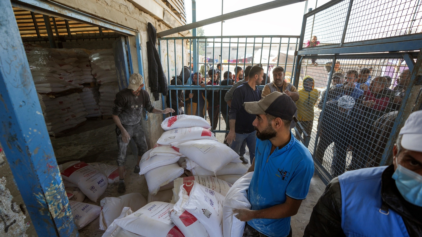 Middle East latest: Israeli strikes on Gaza hospital wound 3, Netanyahu vows 'iron fist' in Lebanon