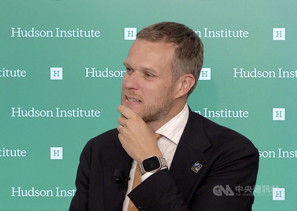 Former Lithuanian top diplomat to receive government honor in Taiwan