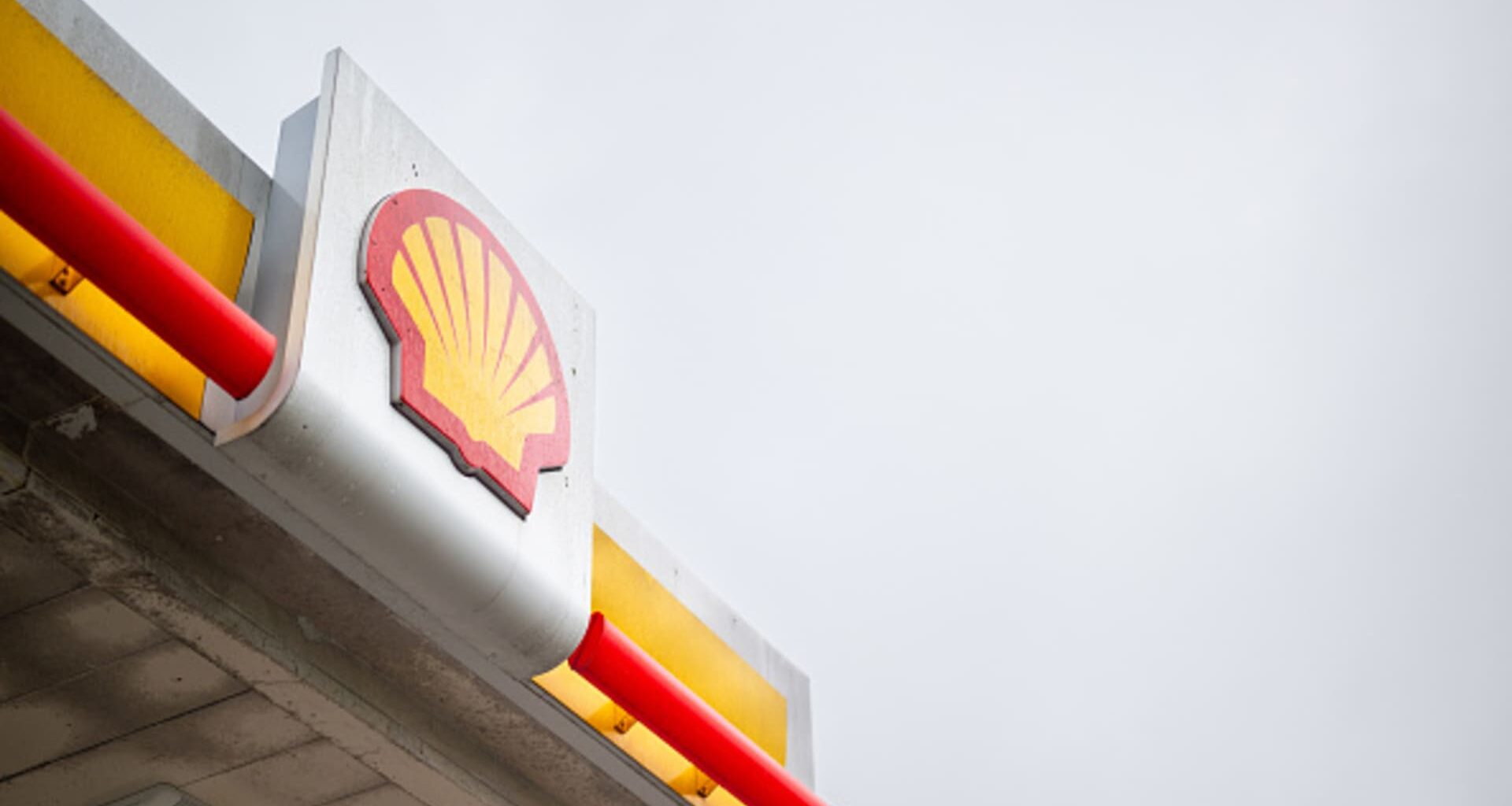 Shell posts weaker-than-expected full-year profit on lower oil prices