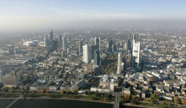 Eurozone economy stagnates in Q4 as Germany and France contract