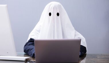 UK union demands celebrity book ghostwriters get credited