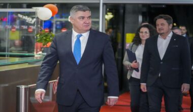 Croatia's 'Trump-like' president is favourite to win run-off election