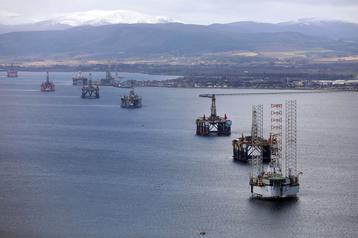 Trump Slams UK’s ‘Very Big Mistake’ on North Sea Energy Policy