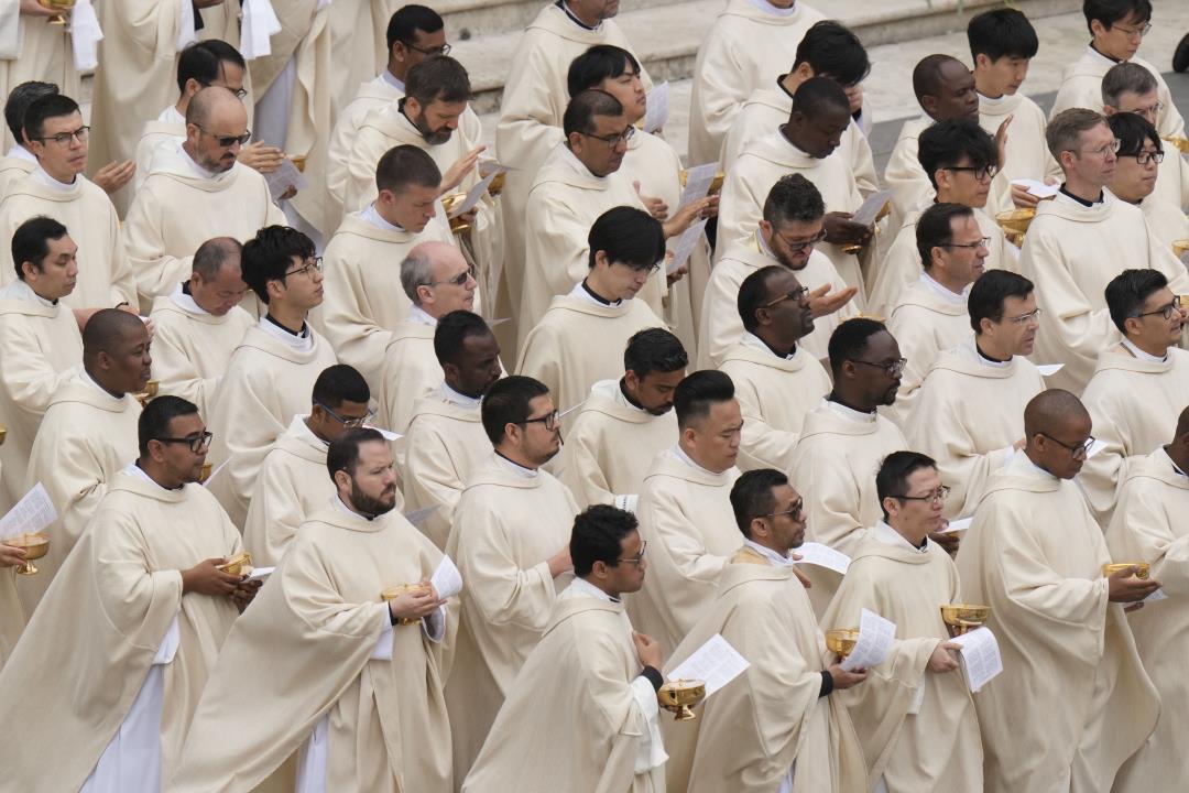 Church Allows Gay Seminarians in Italy if They Remain Celibate