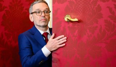 ÜLEVAADE ⟩ Hirm uute valimiste ees avas Austria paremäärmuslastele tee võimule