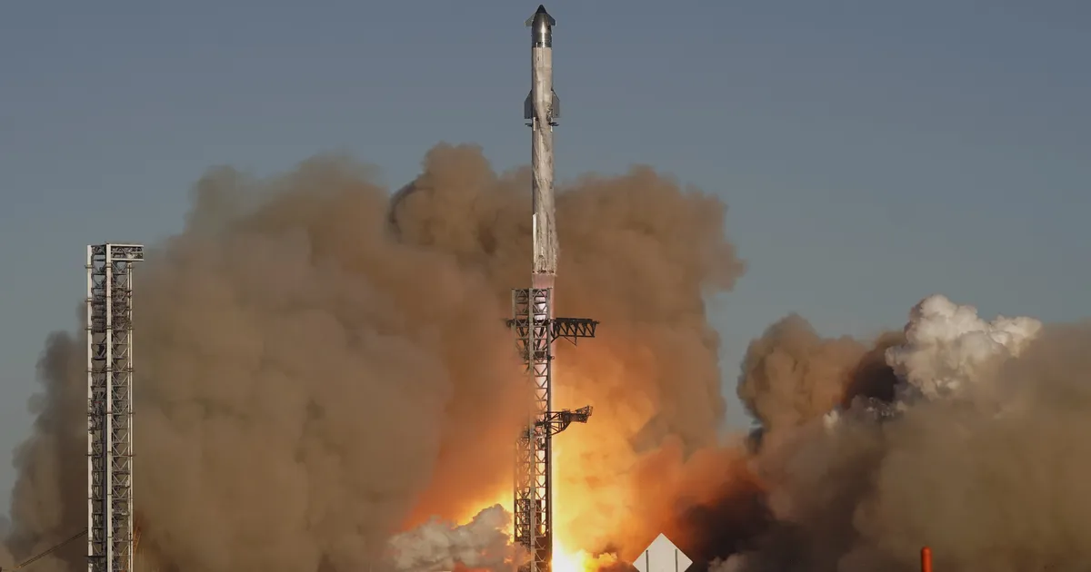 USA lennundusamet keelas ajutiselt SpaceXi hiigelraketi lennud