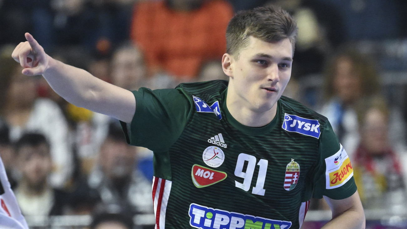 Imre Bence a férfi kézilabda olimpiai kvalifikációs Európa-bajnokság ötödik helyéért játszott Magyarország - Szlovénia mérkőzésen a kölni Lanxess Arénában 2024. január 26-án.