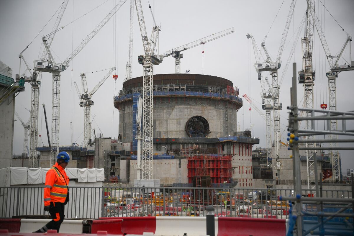 UK Will Explore Nuclear Power for New AI Data Center Plan