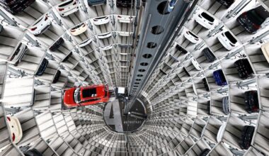 Germany’s Economy Set to Contract Ahead of Snap Election
