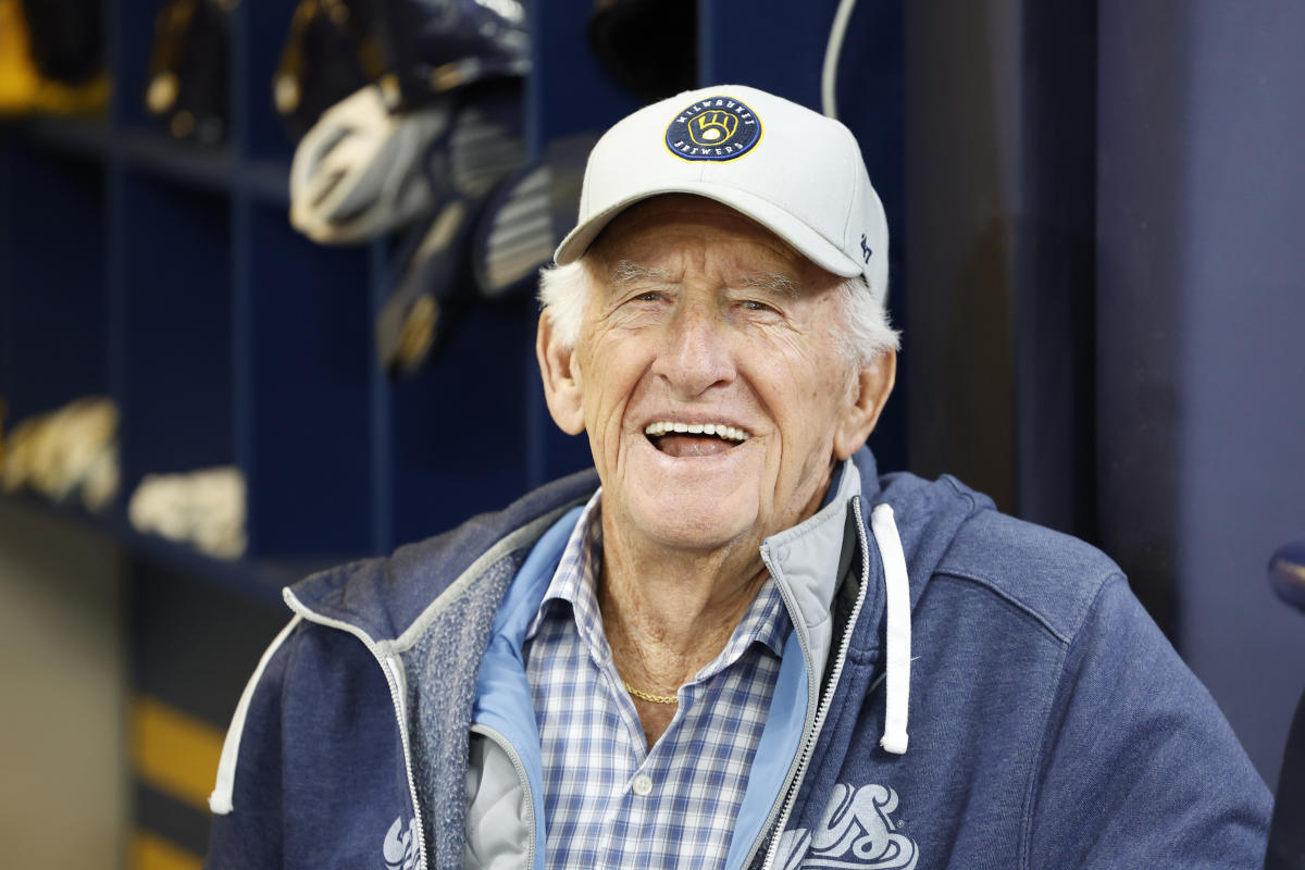 Bob Uecker, longtime voice of the Brewers and a star of 'Major League,' dies at 90