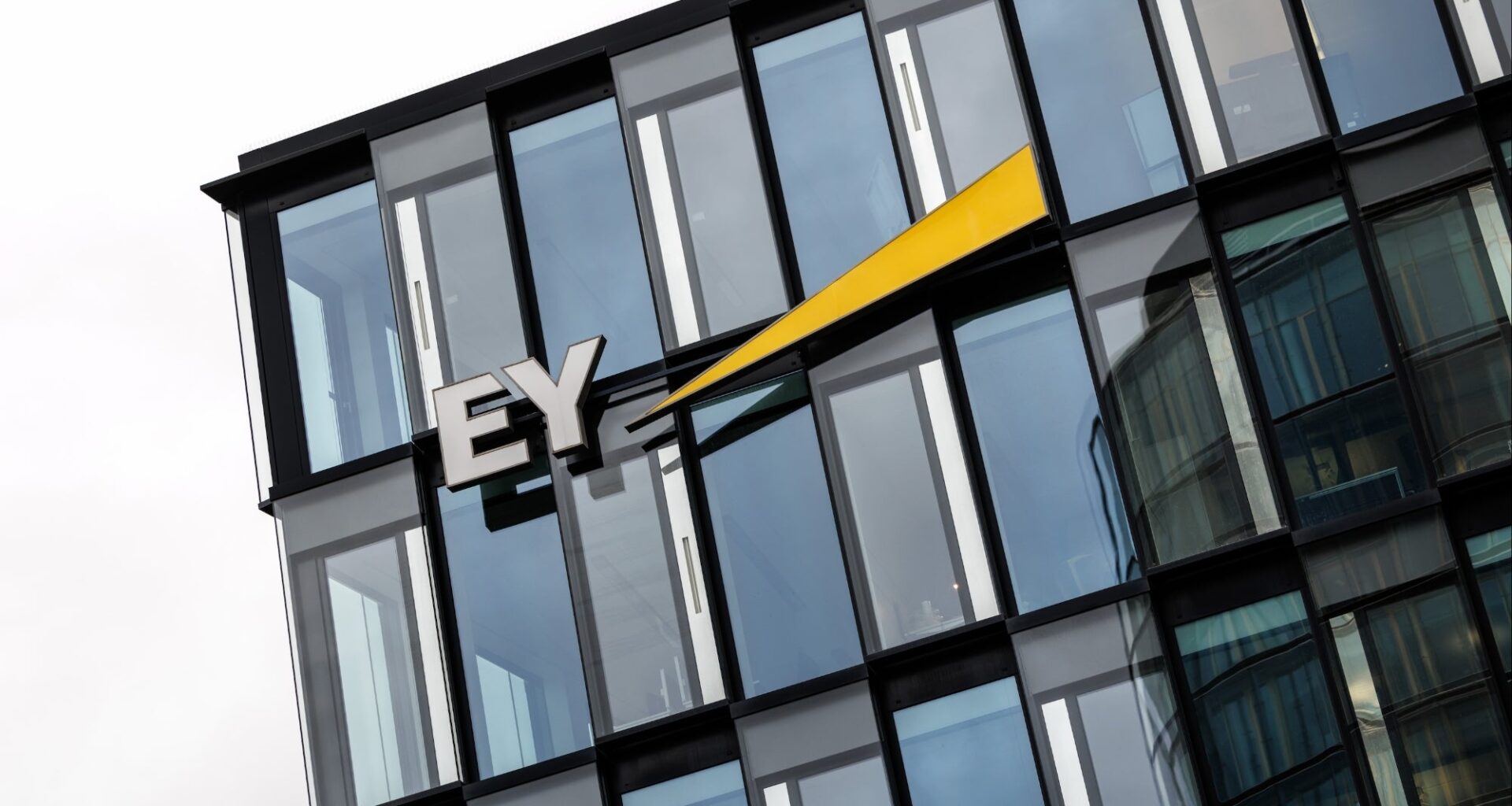 Predictions for the U.S. Economy in 2025: EY Chief Economist