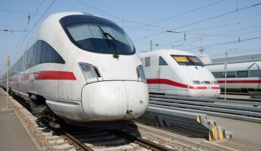Man klampt zich vast aan Duitse hogesnelheidstrein