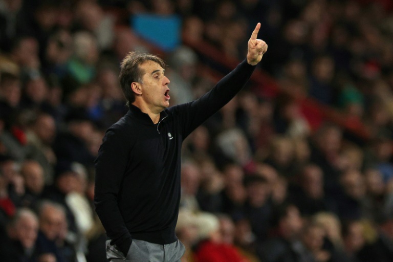 Julen Lopetegui directing West Ham (Adrian Dennis)