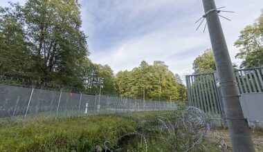 „Tik 6 km nuo sienos. Tai nukreipta į Lietuvos pusę.“ Jos didžiulės. 340 m ilgio ir 5–7 m pločio :: Karyba :: www.technologijos.lt
