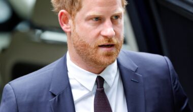 New Royal Family Scandal: Prince Harry refuses to stay at Buckingham Palace