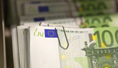 Swiss Banker Faces Trial in France for Tax Fraud and Money Laundering