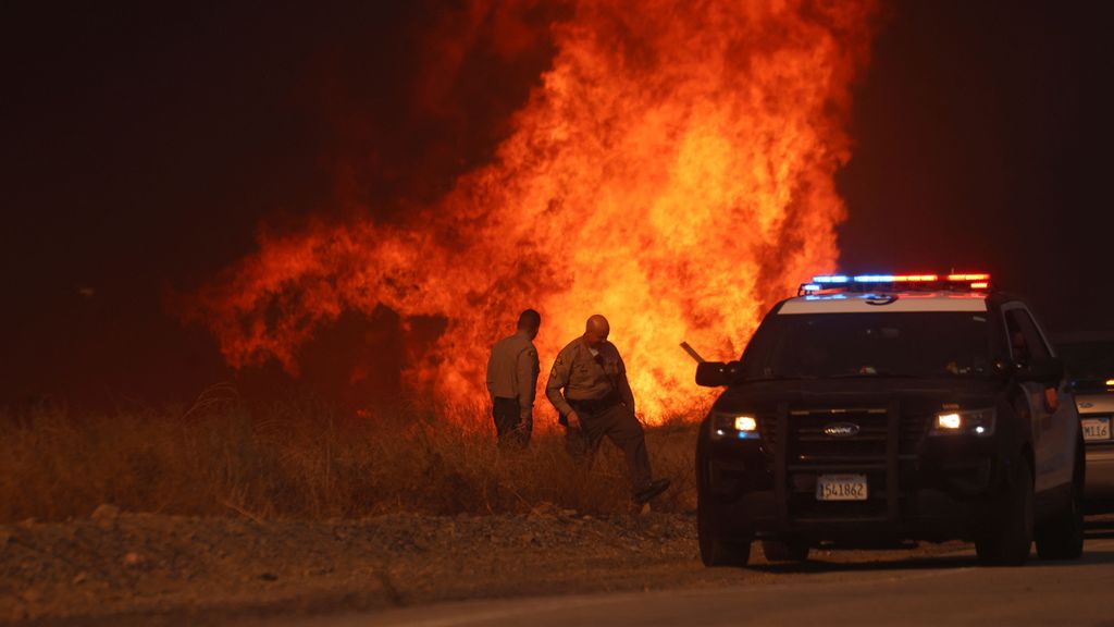 Opnieuw grote natuurbrand bij Los Angeles, duizenden mensen geëvacueerd