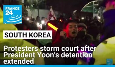 Protesters storm South Korean court following extension of President Yoon's detention • FRANCE 24