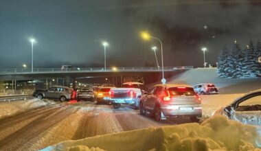 Miklabraut partially closed due to major collision