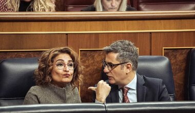 La letra pequeña del decreto ómnibus más allá de las pensiones: 42 reformas, 20 prórrogas y un palacete - El Mundo