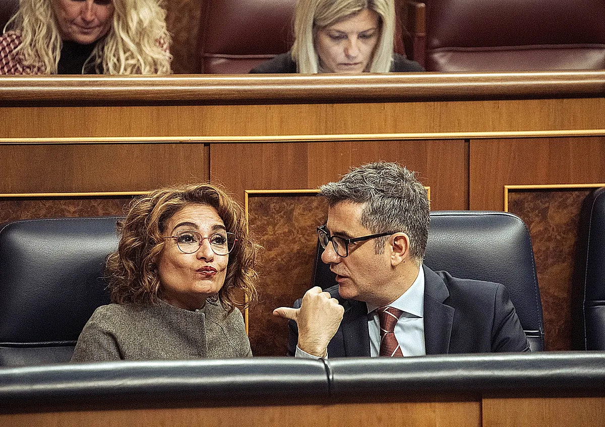 La letra pequeña del decreto ómnibus más allá de las pensiones: 42 reformas, 20 prórrogas y un palacete - El Mundo