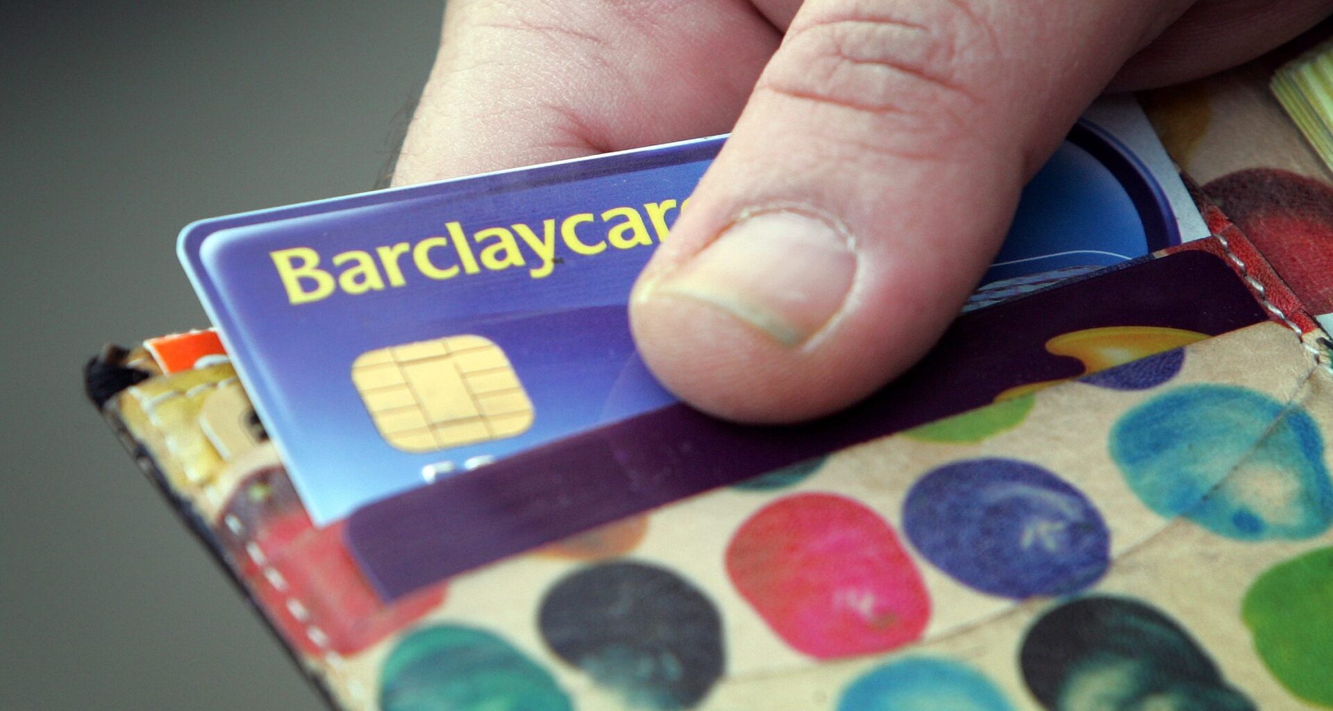 More Americans fall behind on credit cards