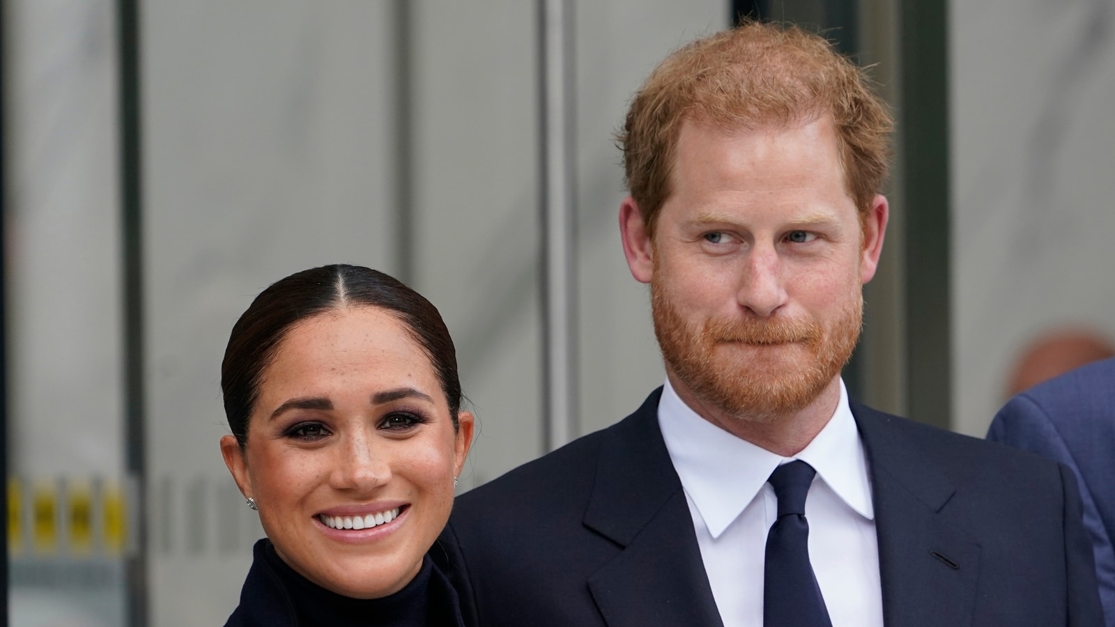 Prince Harry wants a ‘hybrid’ relationship with Royals as Meghan Markle continues to ‘dominate’ | World News
