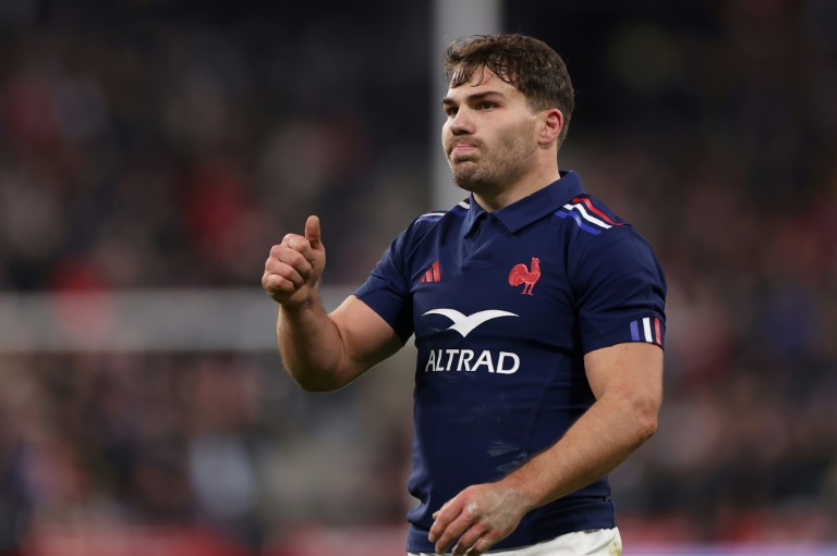Antoine Dupont is back for this year