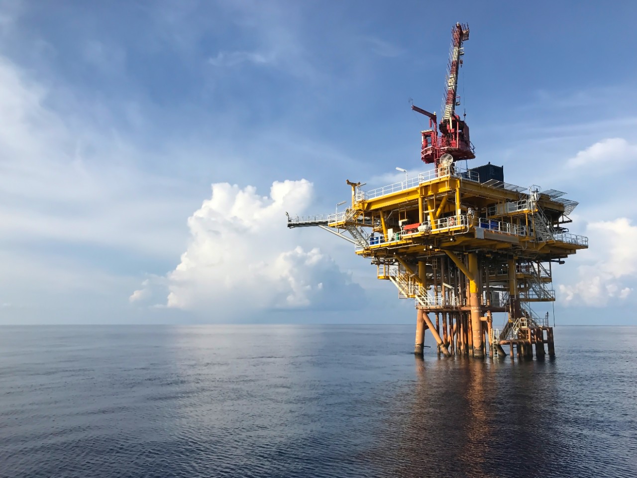 Brent crude oil price tests key support, while silver, copper prices rise | Levels to Watch