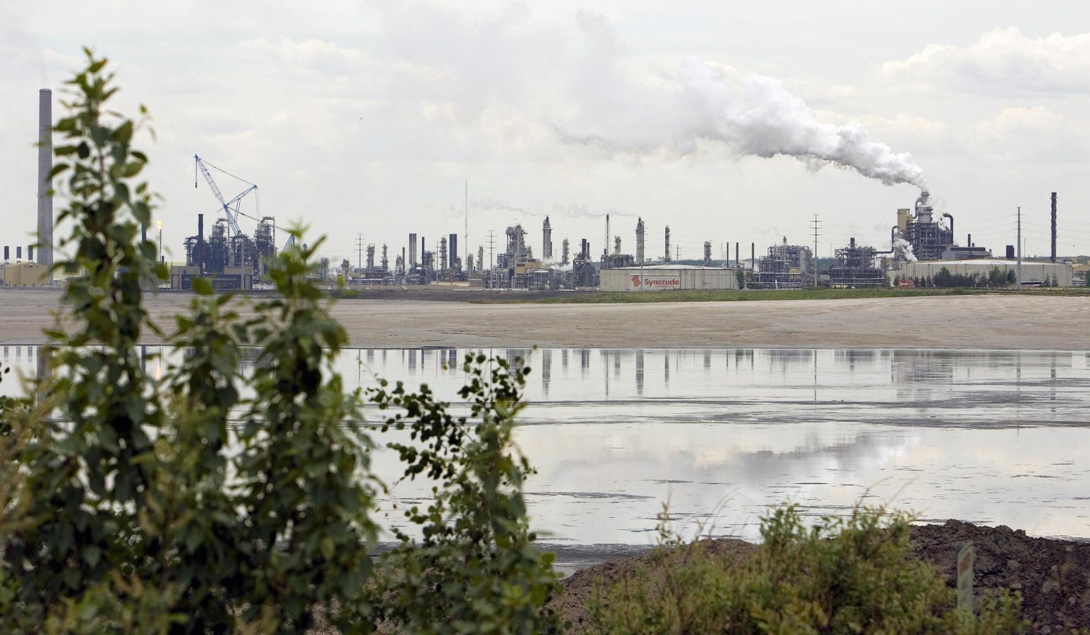 Tariffs On Canadian Oil Would Cost Billions