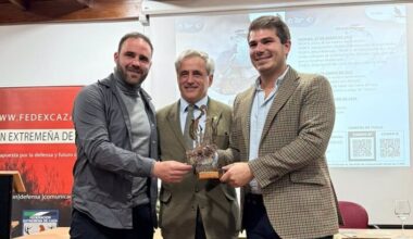 Ignacio Higuero asiste a la inauguración del Campeonato de España de Cetrería en Llerena