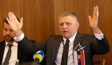 Vláda stále rozkladá Slovensko