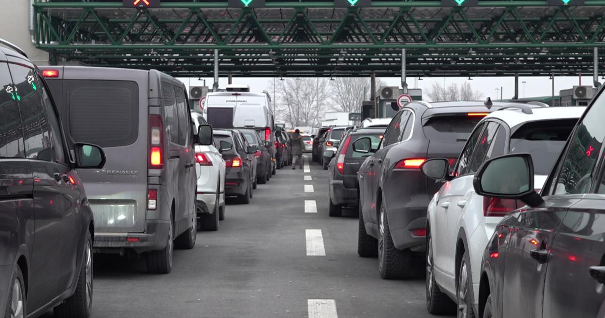 Torlódás Magyarország irányába