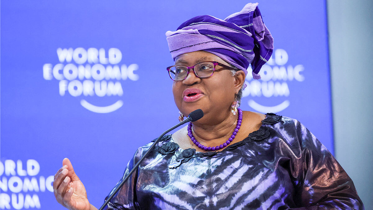 <p>La directora general de la Organización Mundial del Comercio, Ngozi Okonjo-Iweala - REUTERS/ DENIS BALIBOUSE</p>
