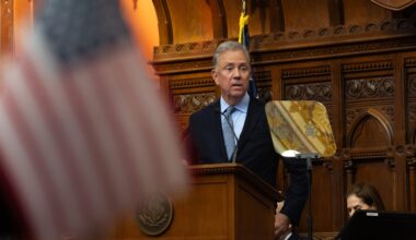 Lamont intent on preserving his limited options on energy