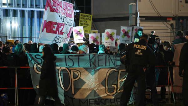 German far-right 'firewall' crumbles as migration debate flares