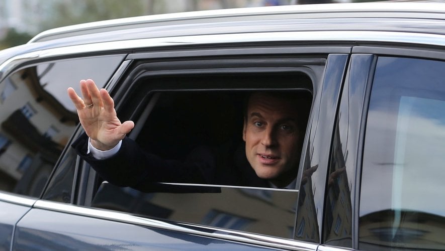 Interdiction de payer au péage avec son téléphone : "On va régler ça…" Emmanuel Macron trouve le PV injustifié et saisit le ministère de l’Intérieur