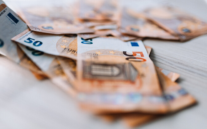 Estonia to increase wage transparency in an attempt to fight gender pay gap | News