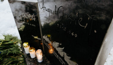 Estonian writer August Gailit's remains reburied in Tallinn cemetery | News