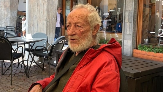 Mauro Morandi, Italy's "Robinson Crusoe," who spent 32 years in solitude on Budelli Island, has passed away at the age of 85.(Instagram/Mauro Morandi)