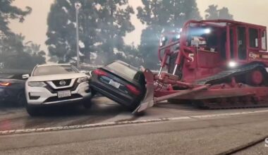 Obsežen požar v Los Angelesu: gorijo prestižne soseske, evakuirali 50 tisoč ljudi #video