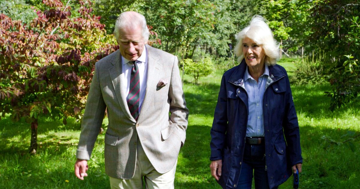 How King Charles and Queen Camilla personally tend to their beloved Bi | Royal | News