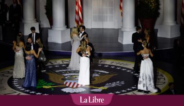 Investiture de Donald Trump: épée à la main, le président danse avec sa Première Dame lors du bal (VIDEOS)