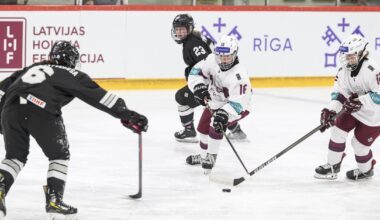 Latvijas jaunās hokejistes turpina graut pretinieces pasaules čempionātā Rīgā