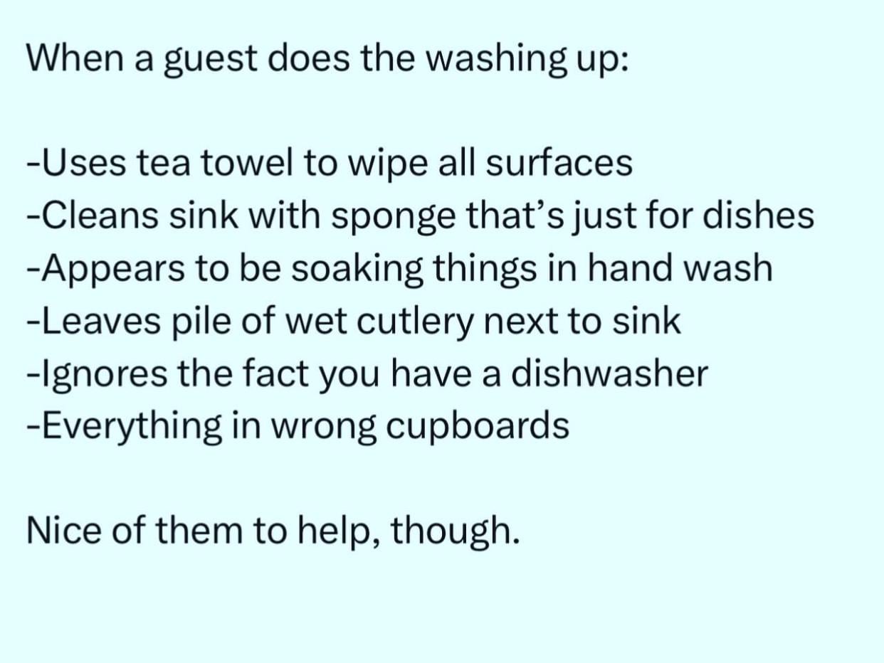 Uses hand towel as oven glove 😶